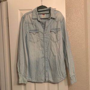 Vintage 90’s Levi’s denim western shirt snap closure M